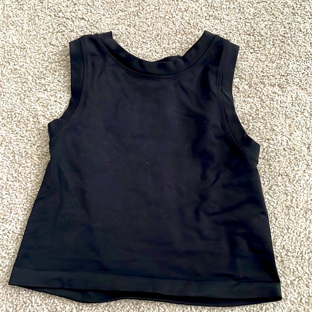 Black crop tank top